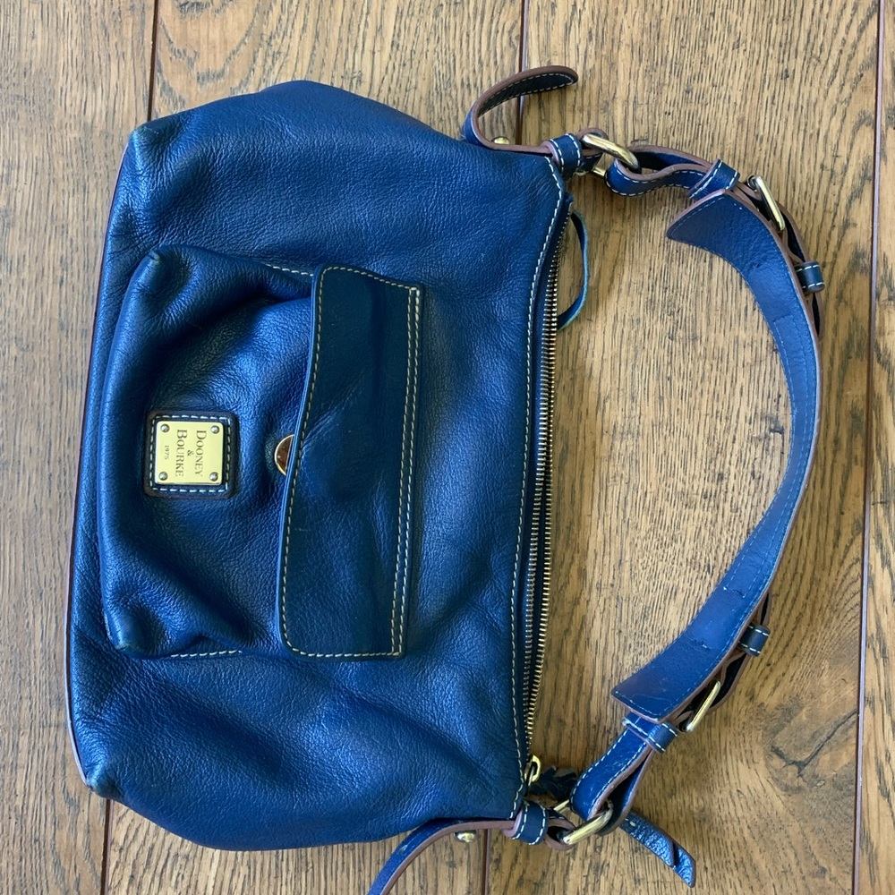 Dooney & Bourke navy leather purse